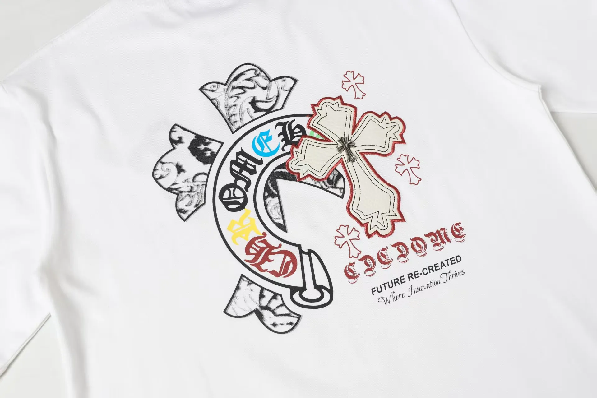 P180 Chrome Hearts* Chrome Hearts are made of 320g double yarn fabric, 1*1 Solona rib, imported digital front and rear white ink direct injection + laser embroidery, hand-nailed hardware accessories, loose version, same style for men and women. Color: Black White Size: XS S M L